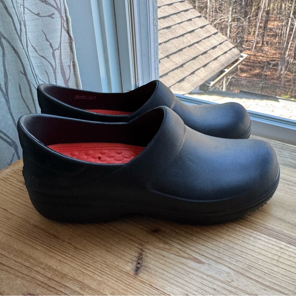 WOMEN'S CROCS WORK NERIA PRO II Black SLIP-RESISTANT CLOGS size 9 - Picture 2 of 6
